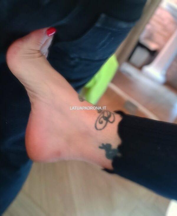 Benedetta Footjob